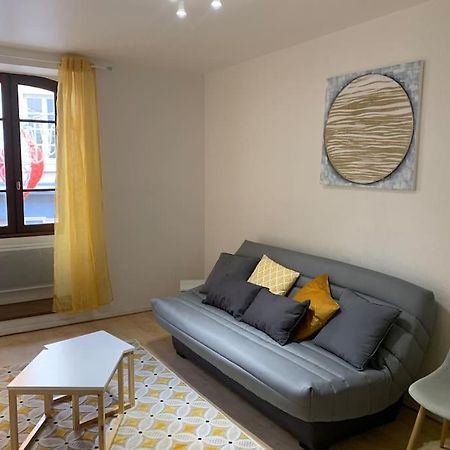 Aubenas : Beau Studio, Proche Du Chateau Luaran gambar