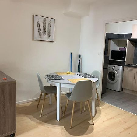 Aubenas : Beau Studio, Proche Du Chateau Luaran gambar